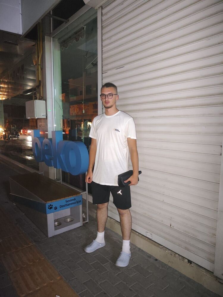  52954803  Samet, 22 ,    