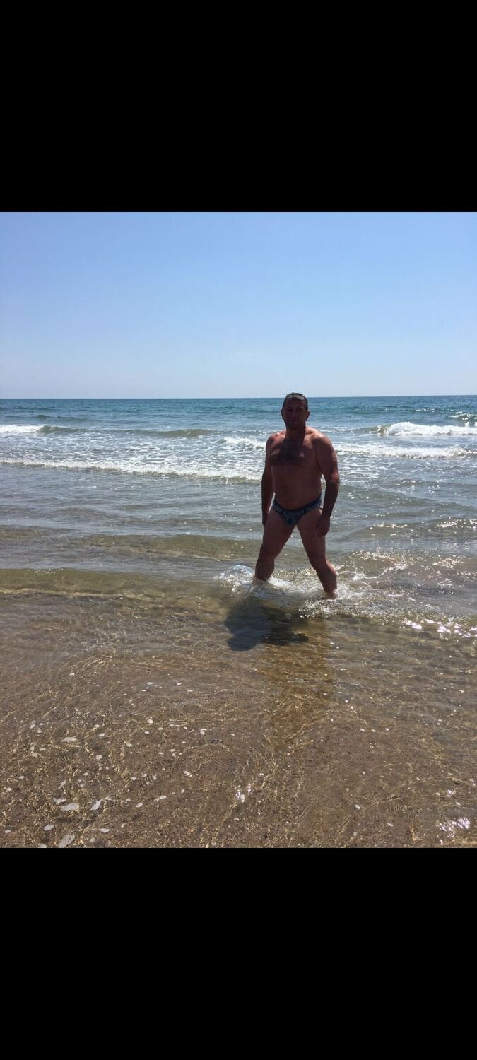 ,   Nik, 51 ,   ,   