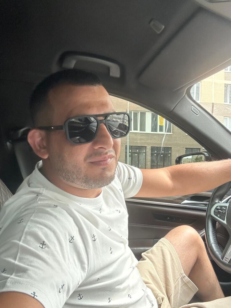  53252193  Emil, 34 ,    --