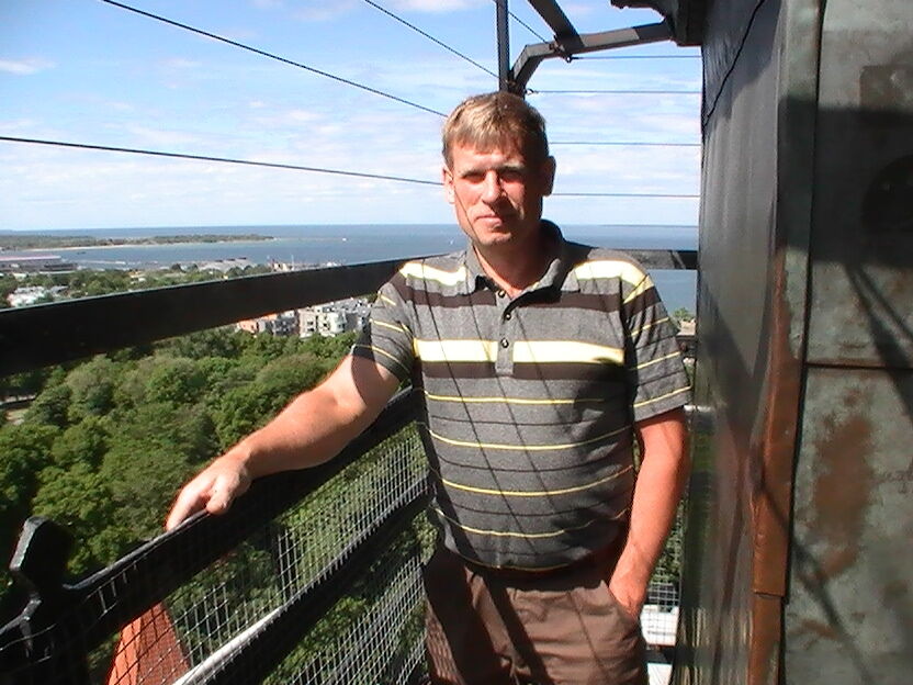  50097463  Vadim, 51 ,    