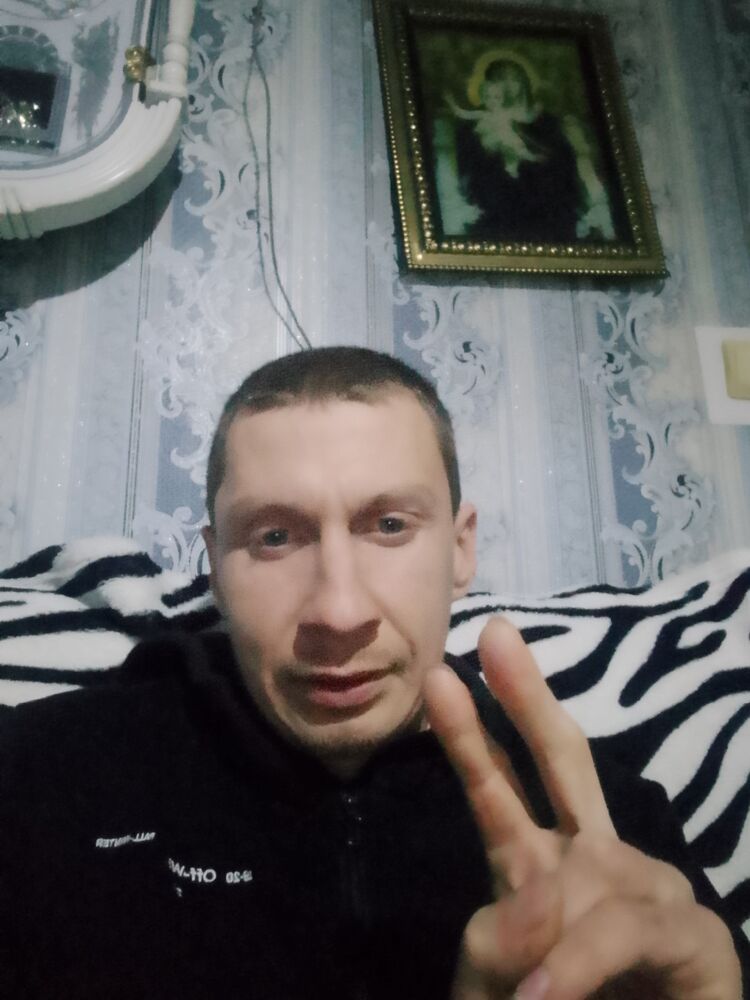  43488663  Vladislav, 31 ,    