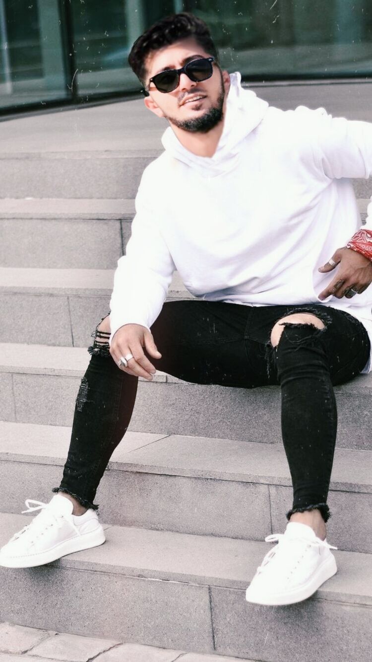 ,   Babek, 29 ,   ,   