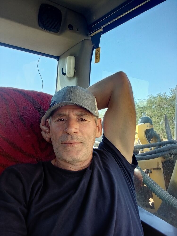  ,   Ruslan, 53 ,   ,   , c , 