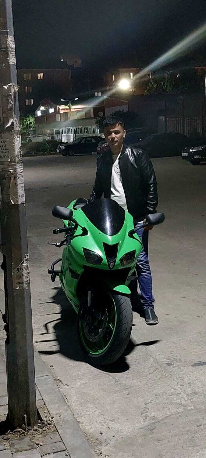  52407383  Odamboy, 33 ,    Deleted