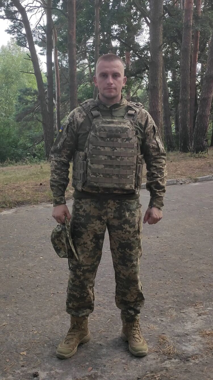  ,   Andrii, 32 ,  