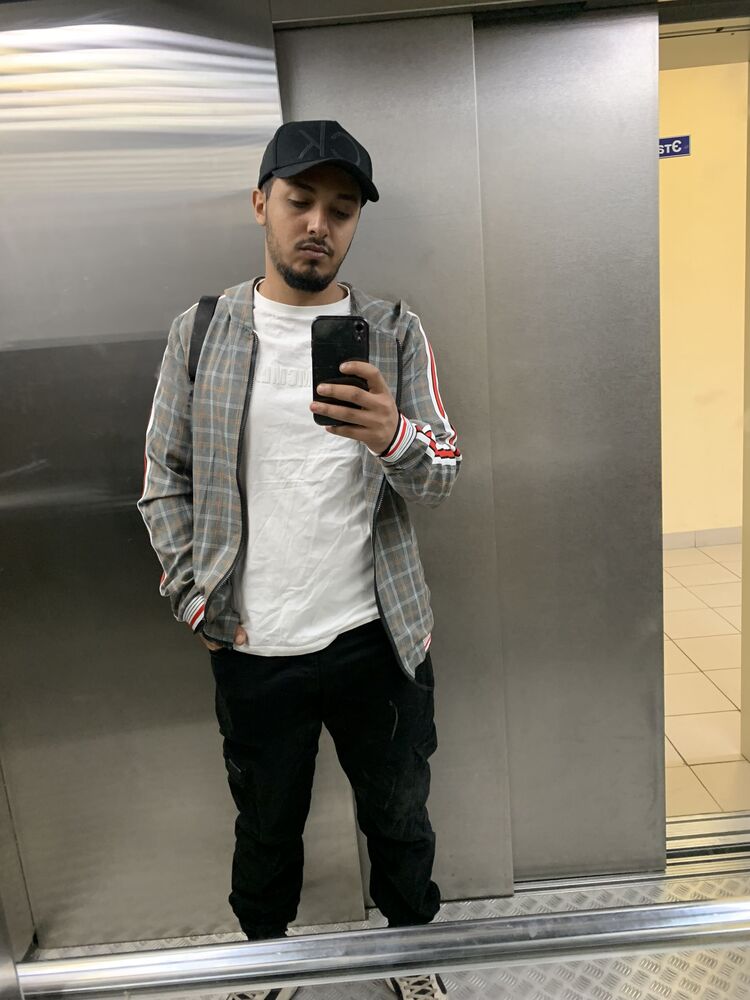  52925433  , 28 ,    