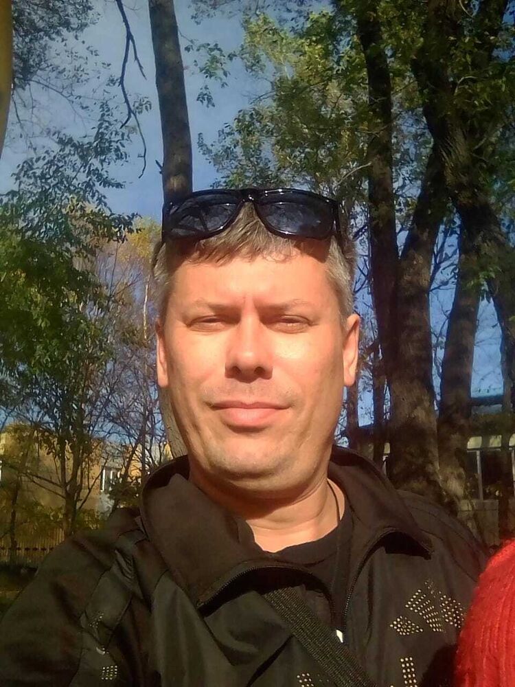  50555993  Roman, 47 ,    