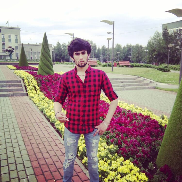  ,   Dima, 32 ,   