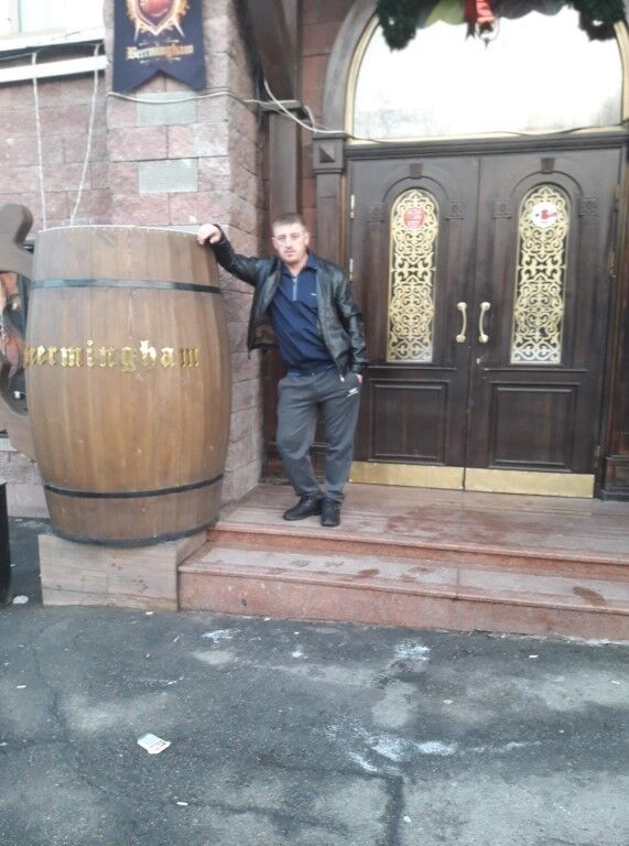  ,   Victor, 39 ,   