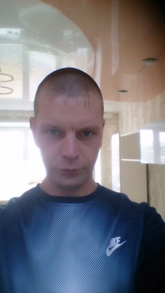 19971363  Viktor, 40 ,    
