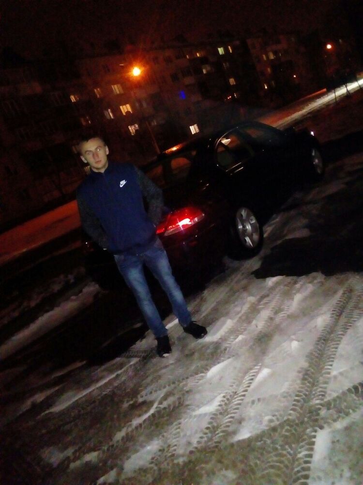  24788393  Mikhail, 31 ,    
