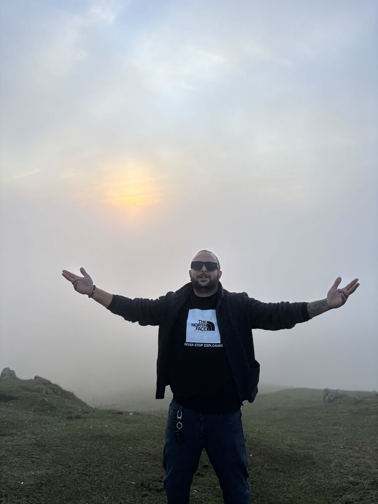  53699293  Gaga, 33 ,    