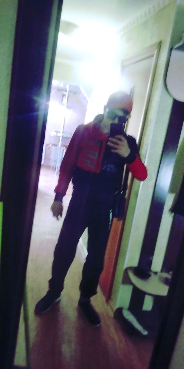  34394133  Ivan, 25 ,    