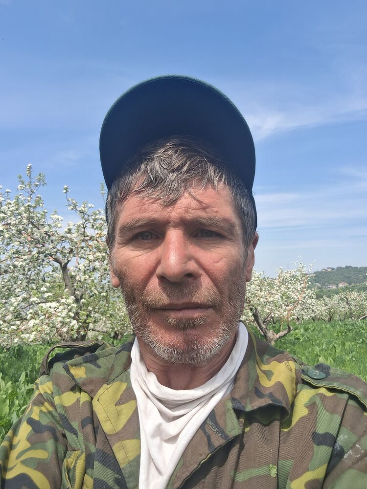  48207053  Sergej, 55 ,    