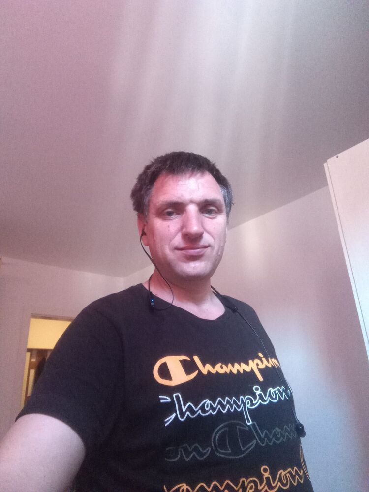  45308593  Andrei, 41 ,    Praha