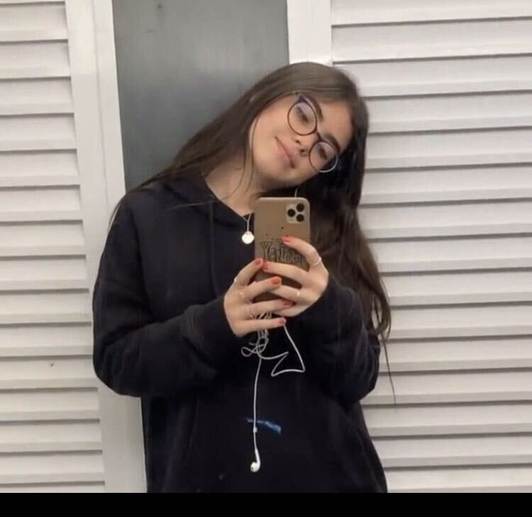  37849423  Ava, 35 ,    