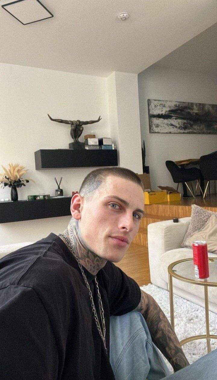  43473843  Xaxaxa, 20 ,    