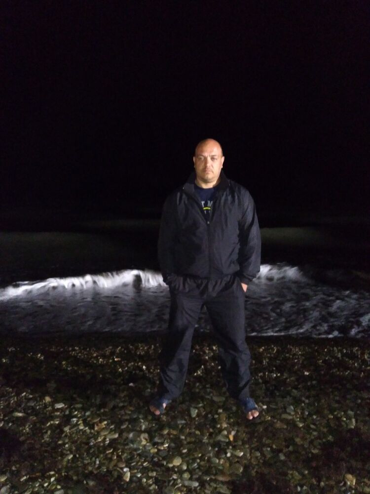  --,   Anton, 43 ,   ,   , c 