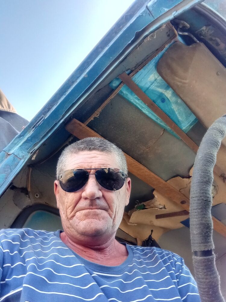  44671293  , 52 ,    