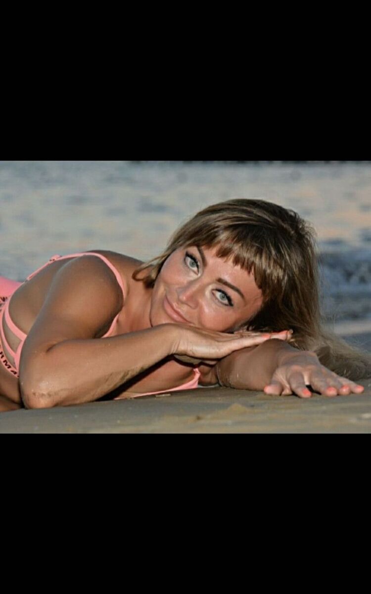  37951143  Natali, 51 ,    