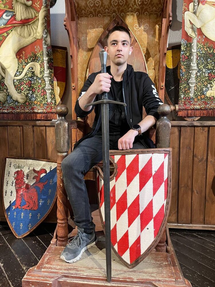  53752613  , 21 ,    -