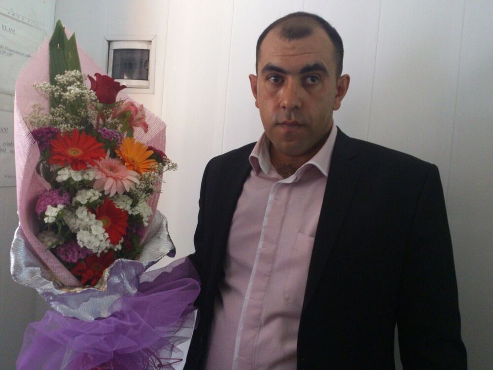  10438473  Allayar, 35 ,    