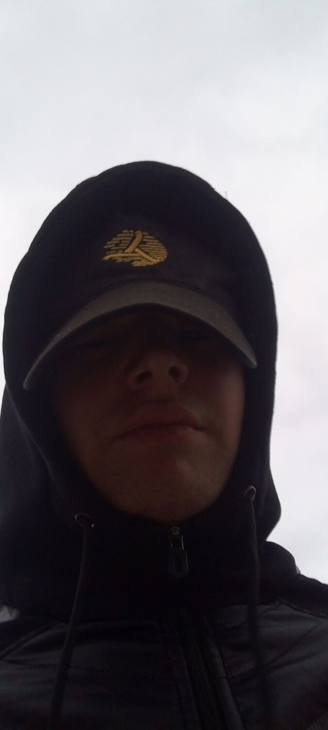  33566743  Stepan, 25 ,     