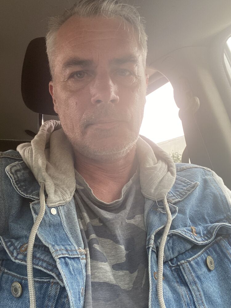  51138883  Andrew, 54 ,    New York City