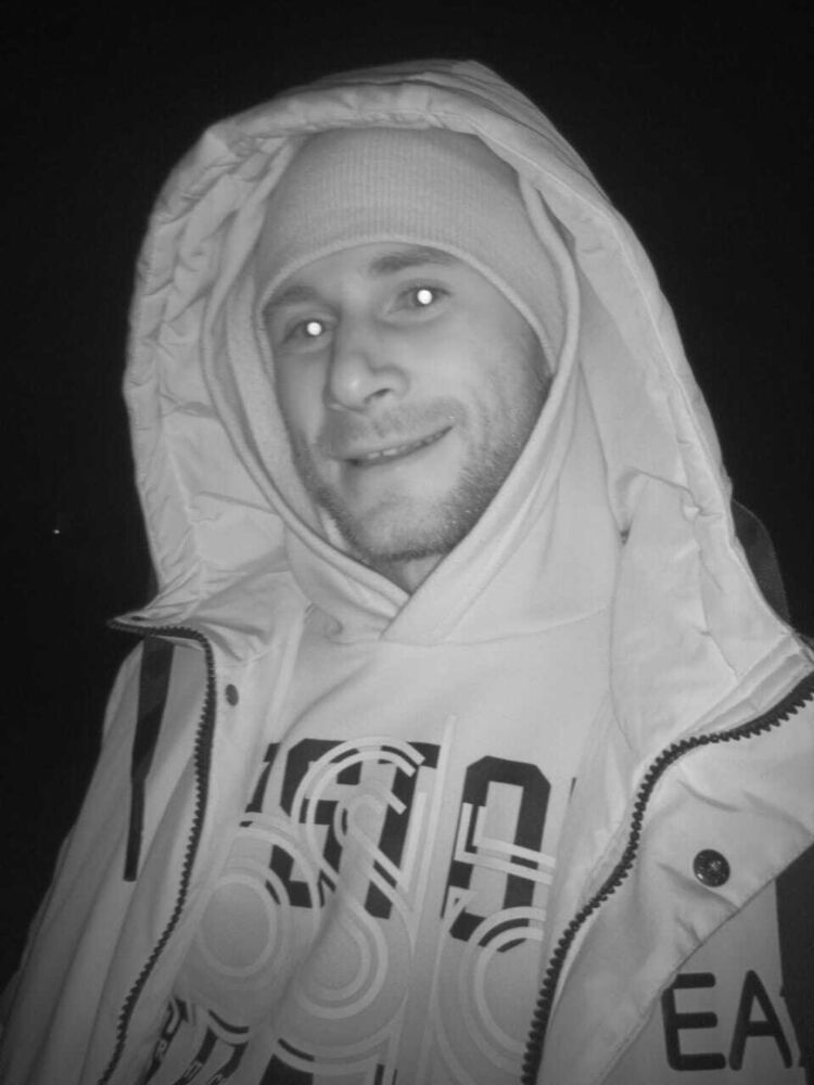  31765203  Pavel, 34 ,    