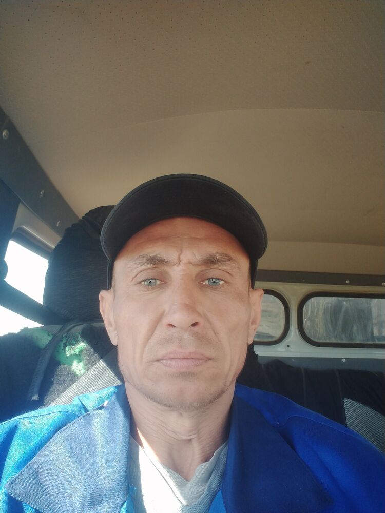  43218343  Vasya, 46 ,    