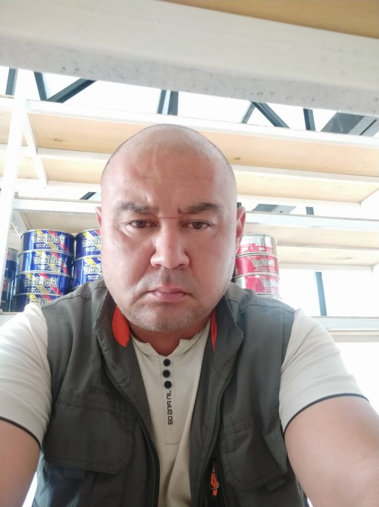  23829463  Xucein, 44 ,    