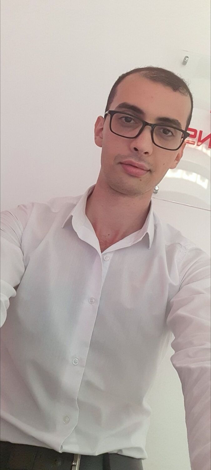  ,   Maath akram, 28 ,   ,   , c 
