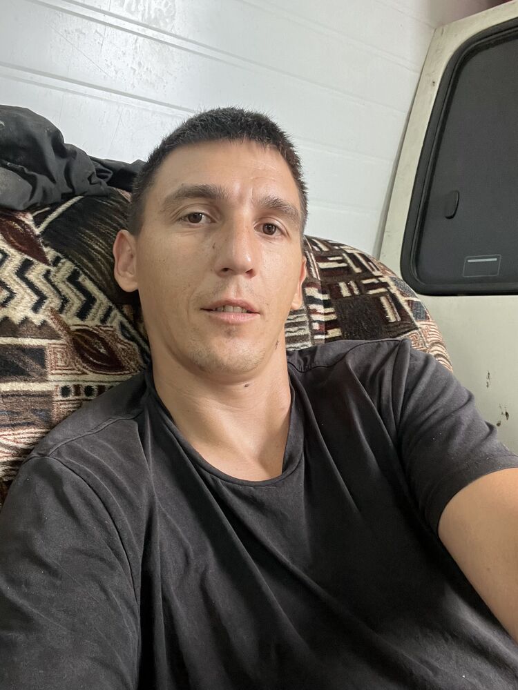  47486533  Viktor, 33 ,    