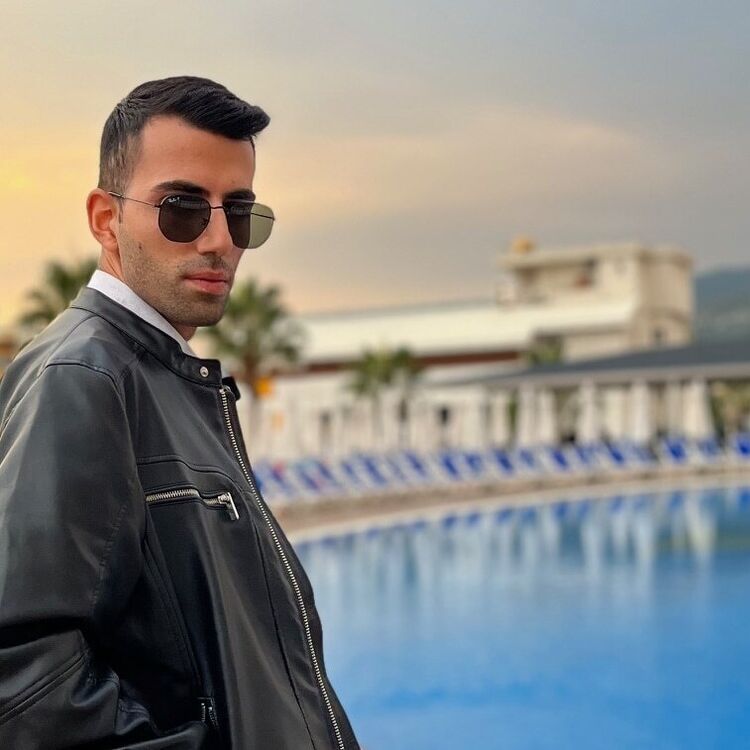  Alanya,   Enes, 25 ,   ,   