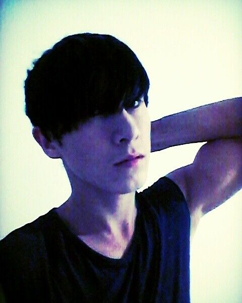  10522363  Alex, 32 ,    