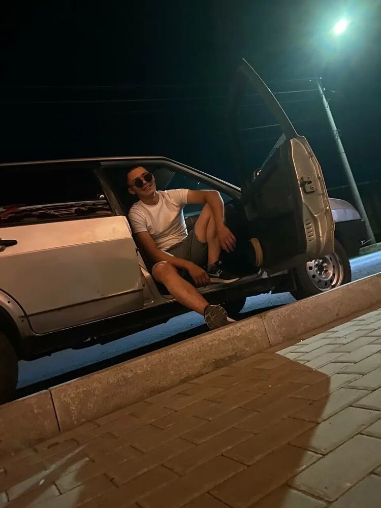  36557353  , 27 ,    