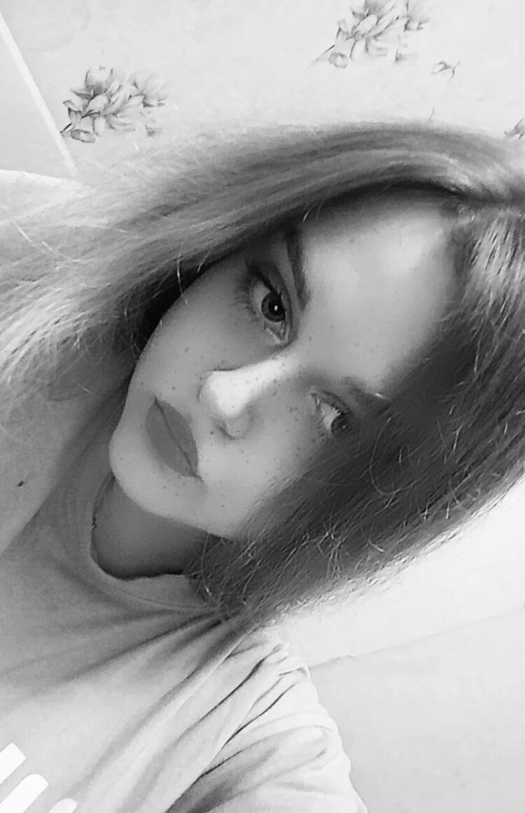  ,   Sofya, 21 ,   