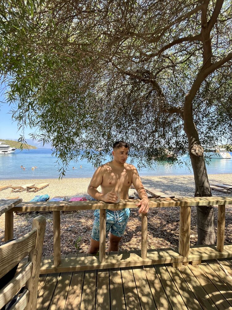  ,   Kerem, 24 ,   ,   