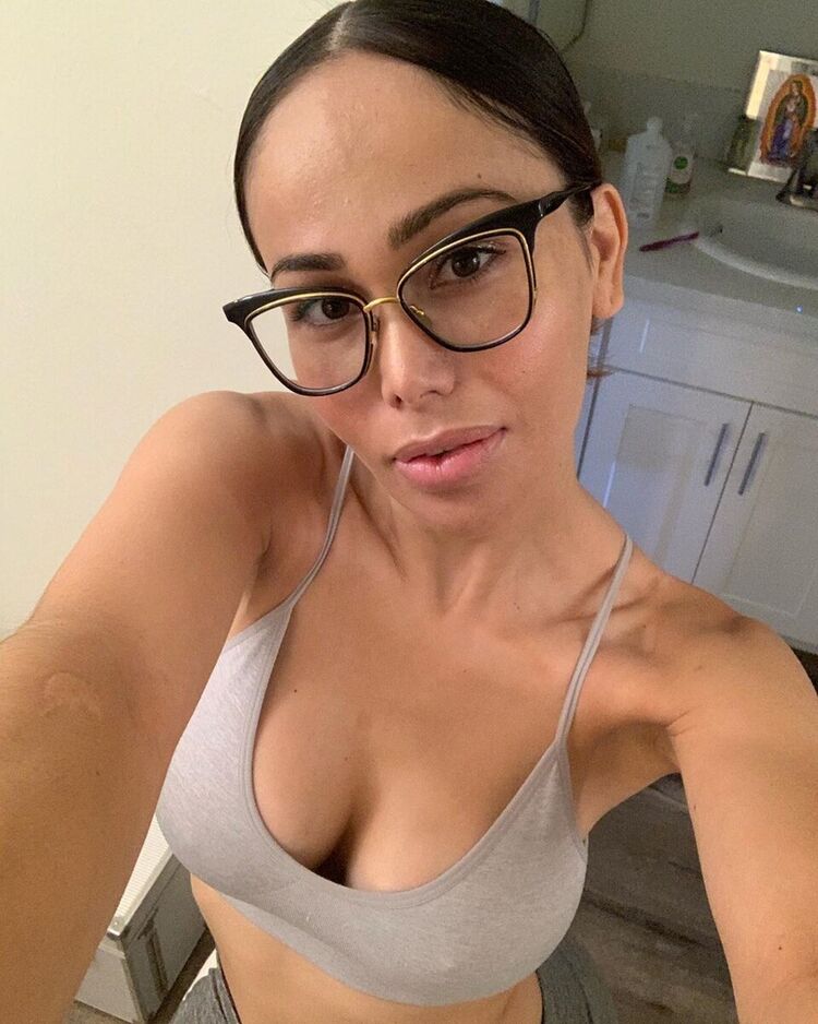  20417993  Anjella, 30 ,    