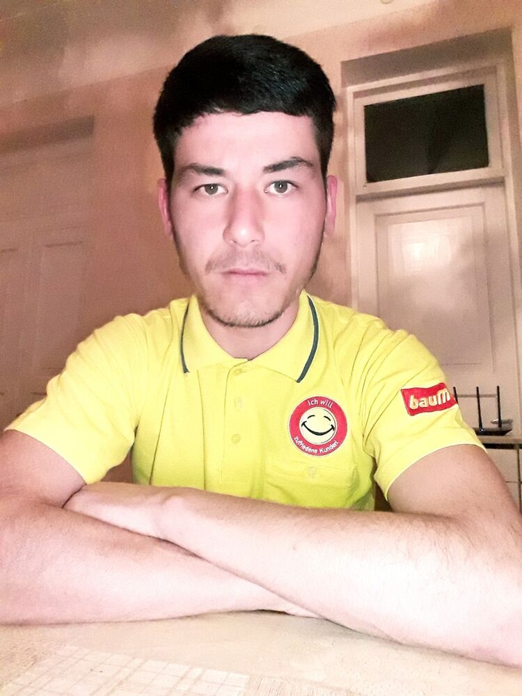 15573833  Ruslan, 31 ,    