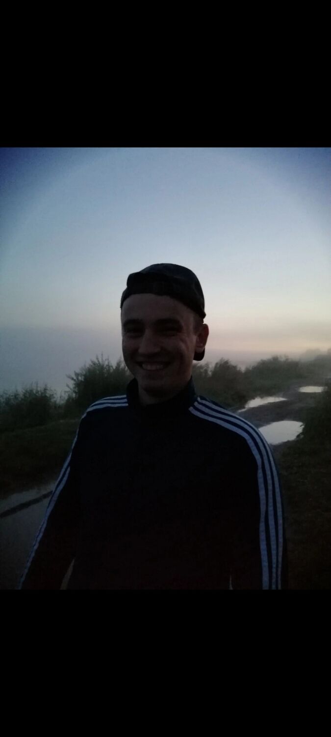  38939043  Artyom, 28 ,    -