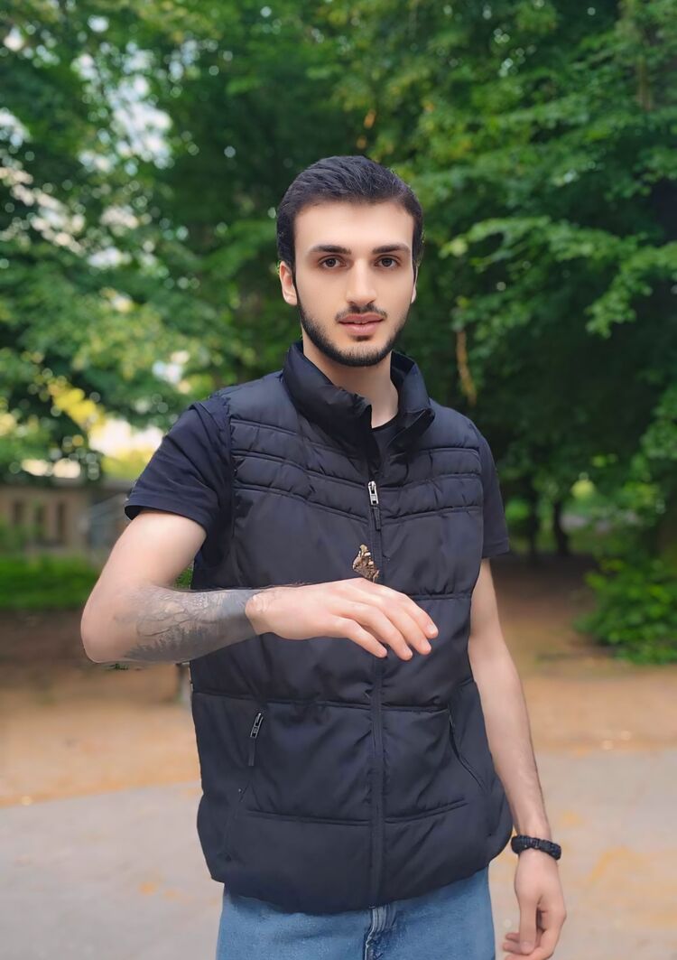  ,   Luka, 23 ,   ,   