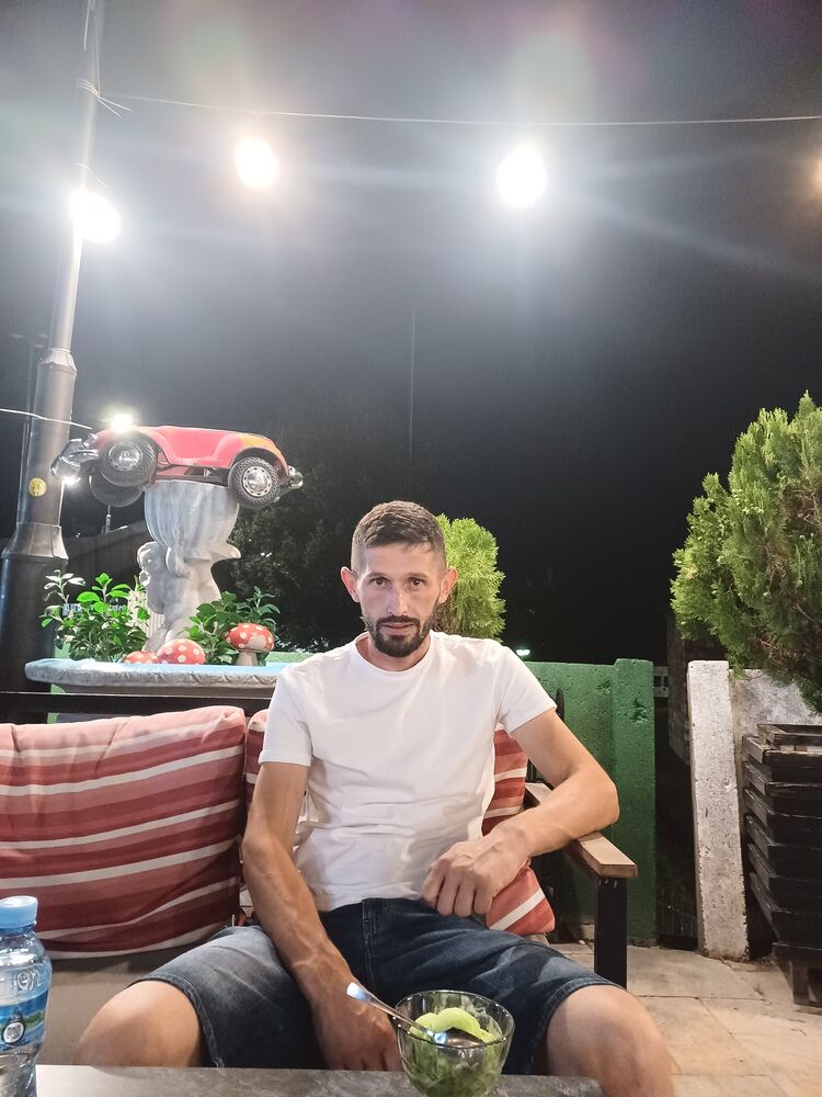  46490783  Afrim, 35 ,    