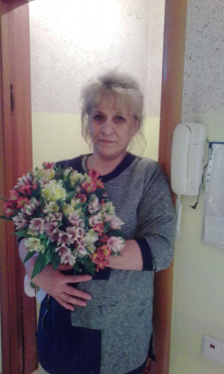  49617723  Lybov, 58 ,    