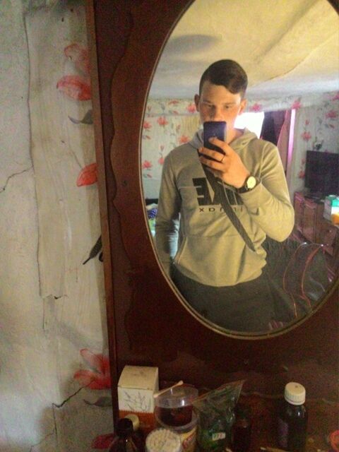  42978033  , 22 ,    