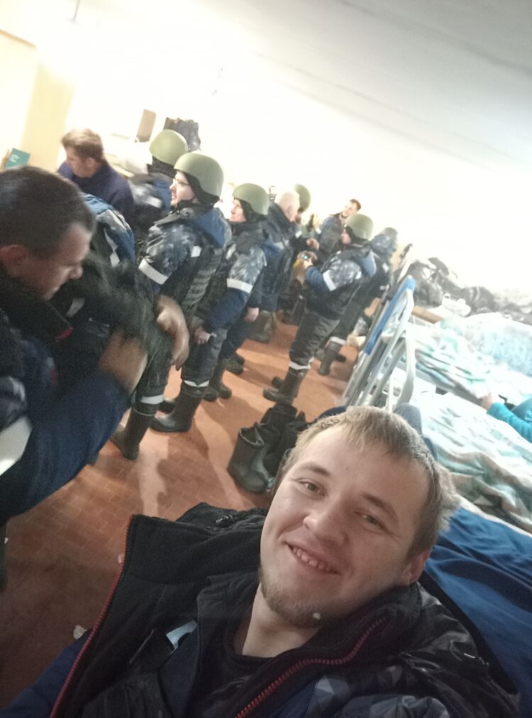  33527183  , 28 ,    