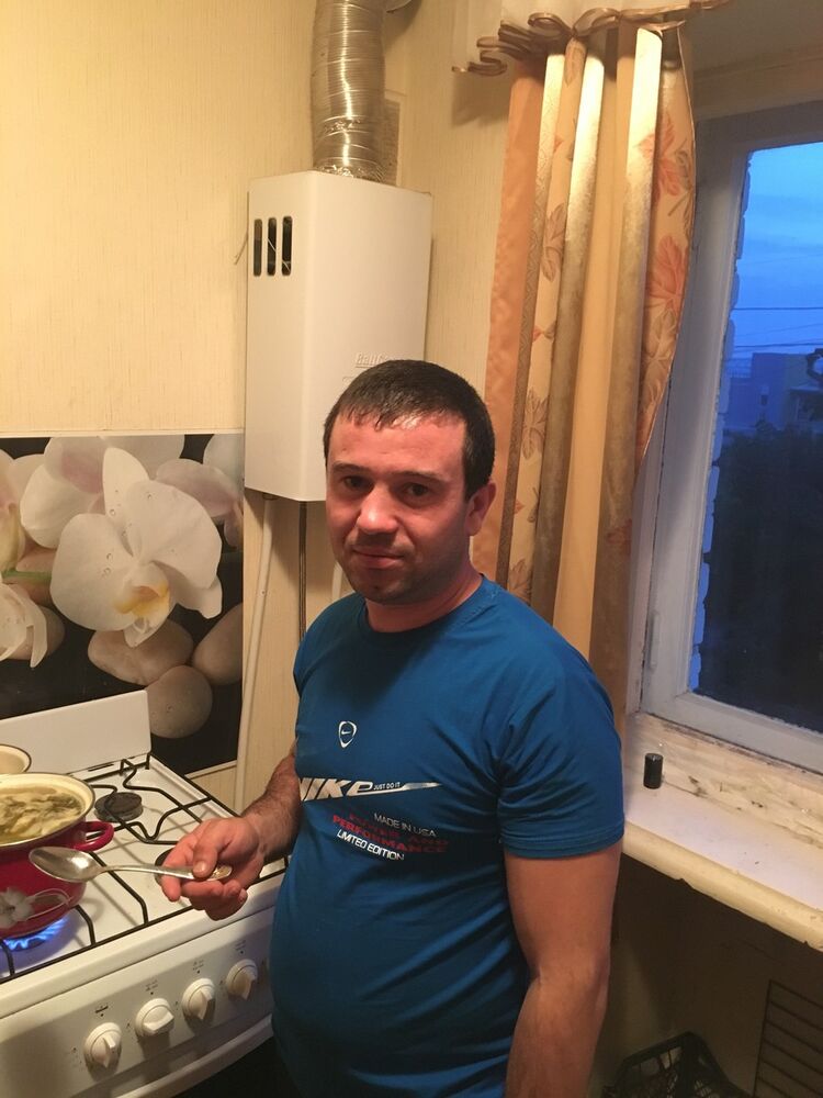  ,   Alexei, 39 ,   ,   , c 