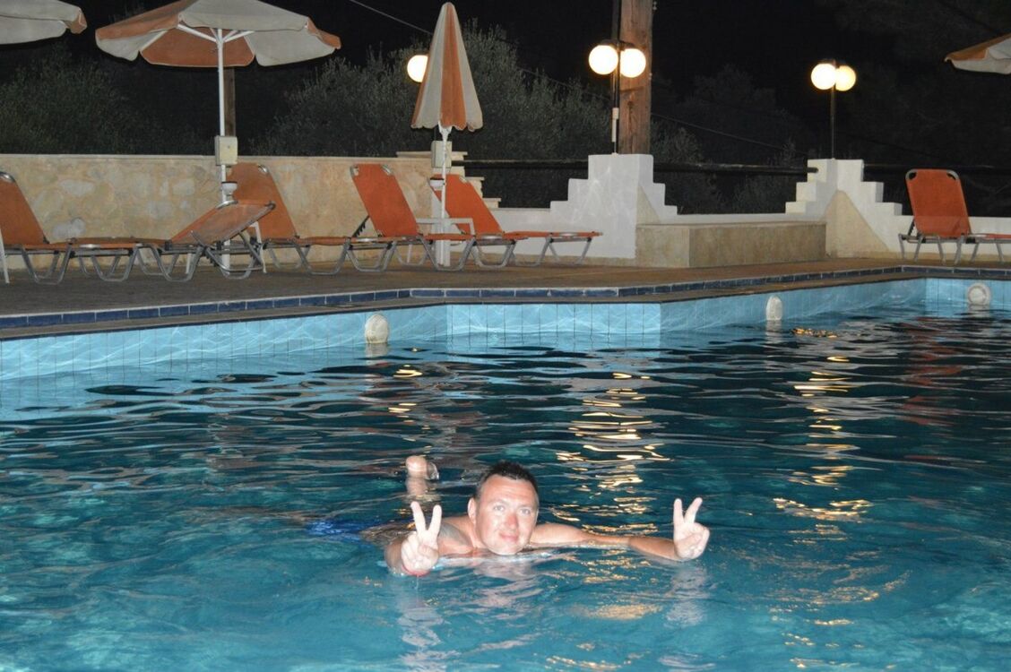  9505483  , 41 ,    -