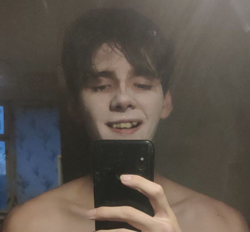  53999453  , 19 ,    --