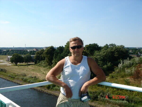 20986213  Oleg, 60 ,    -